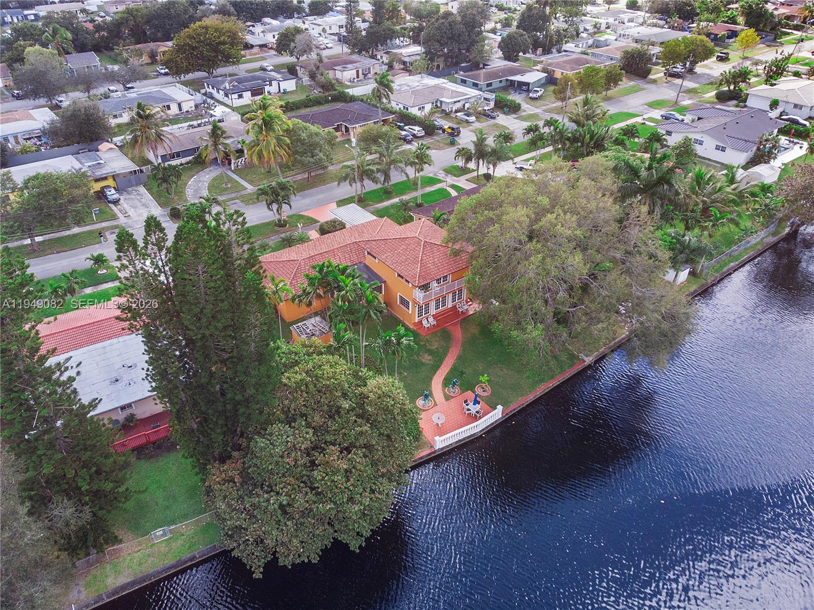 CRAVERO LAKE SHORE EST 2N - Residential