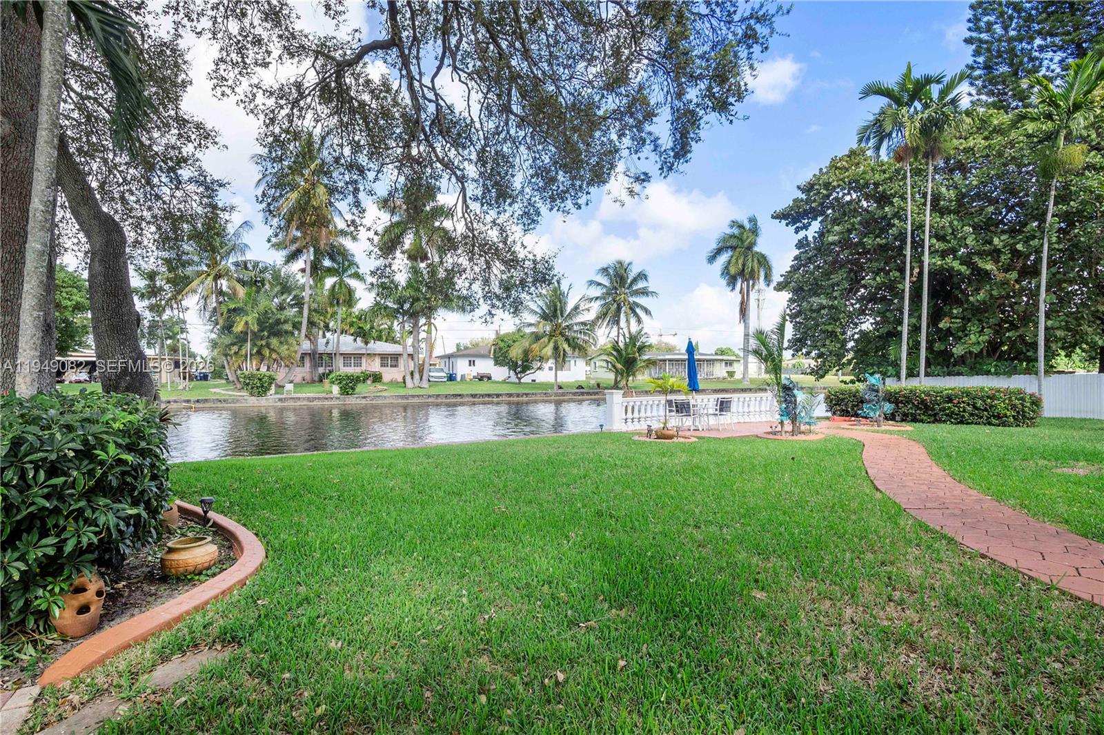 CRAVERO LAKE SHORE EST 2N - Residential