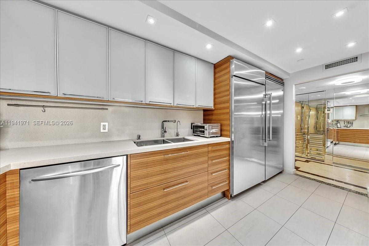 CHAMPLAIN TOWERS NORTH CO - Residential