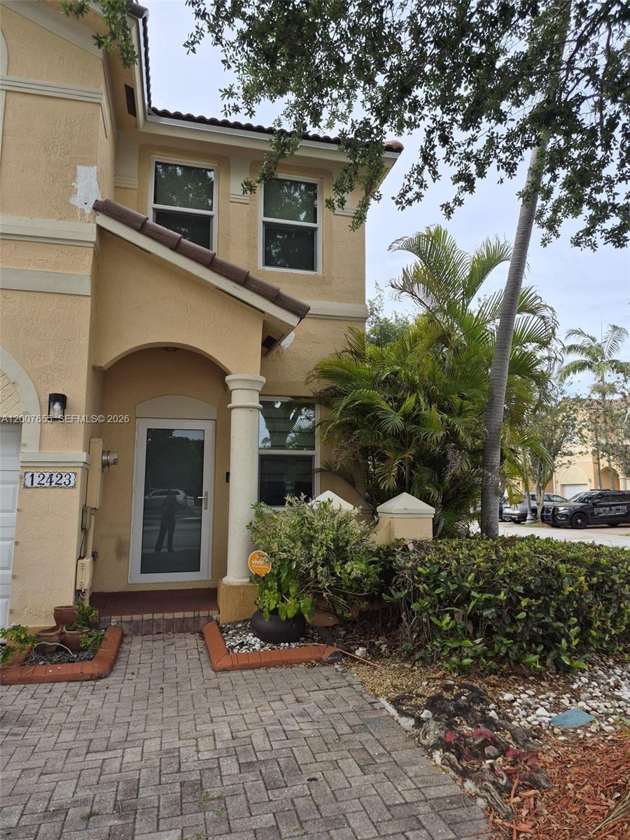 KENDALL BREEZE - Residential