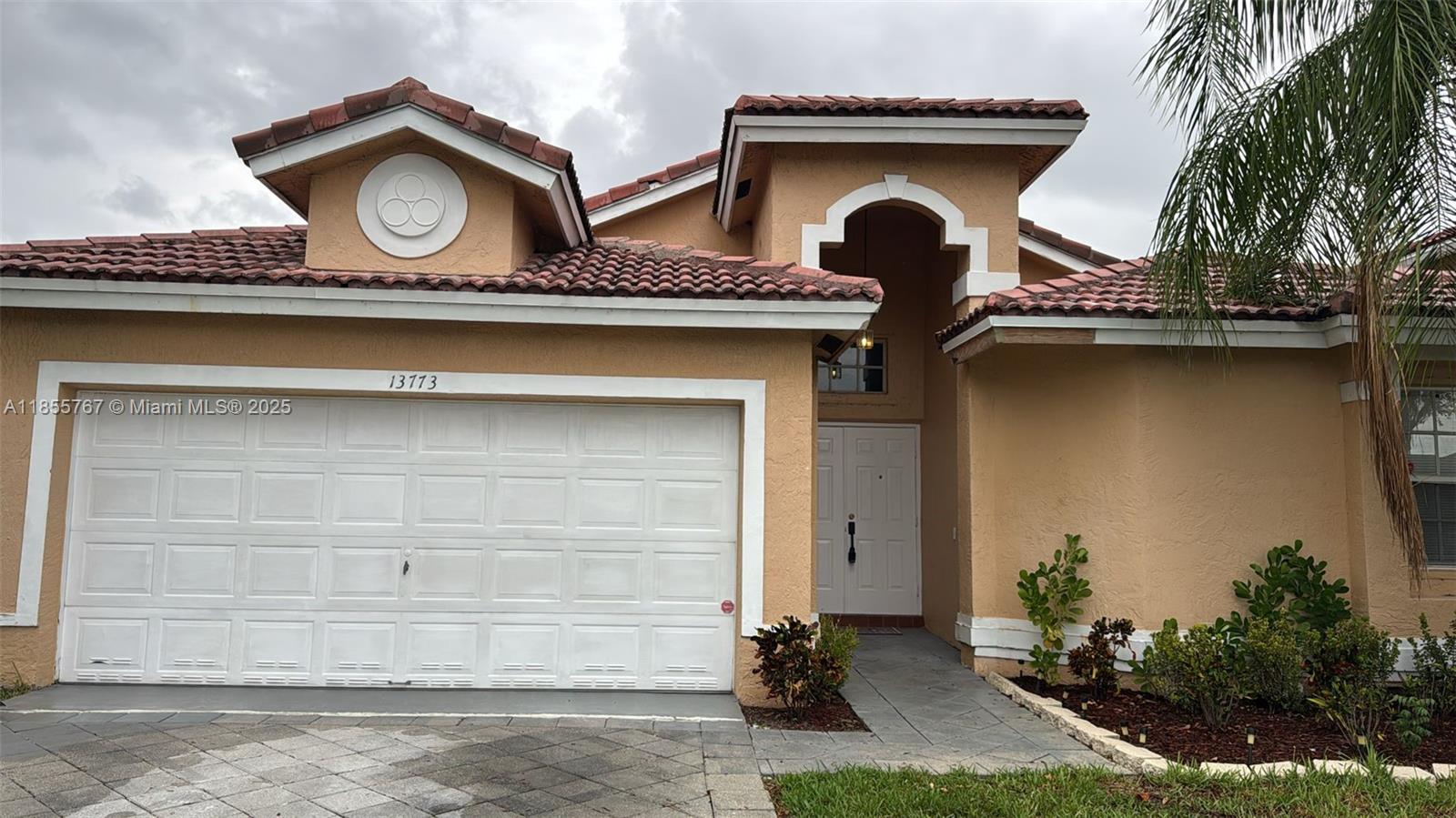 Welcome to this beautifully maintained single-family home featuring three spacious split bedrooms and two full bathrooms—ideal for families of all sizes. Nestled in a secure, gated community directly across from Sawgrass Mills Mall, this home offers both comfort and unbeatable convenience.
Enjoy a bright and open-concept layout perfect for modern living. The updated kitchen is equipped with a gas stove. A separate laundry room is also included for your convenience.
Step outside to a fully fenced backyard. Additional features include a 2-car garage providing plenty of parking and storage space.
Located just minutes from major highways and the Florida Panthers Arena/Concert Venue, this home puts you at the center of shopping, dining, and entertainment.