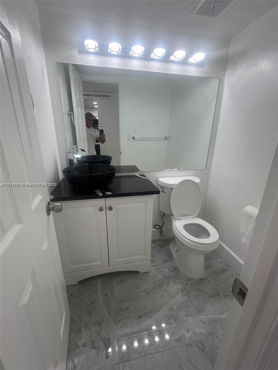 406 NW 68th 215