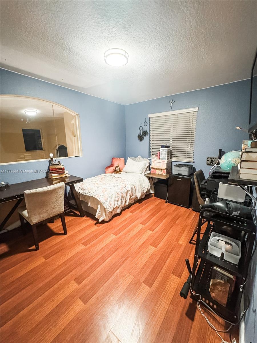 SUNSET LAKES ESTATES - Residential