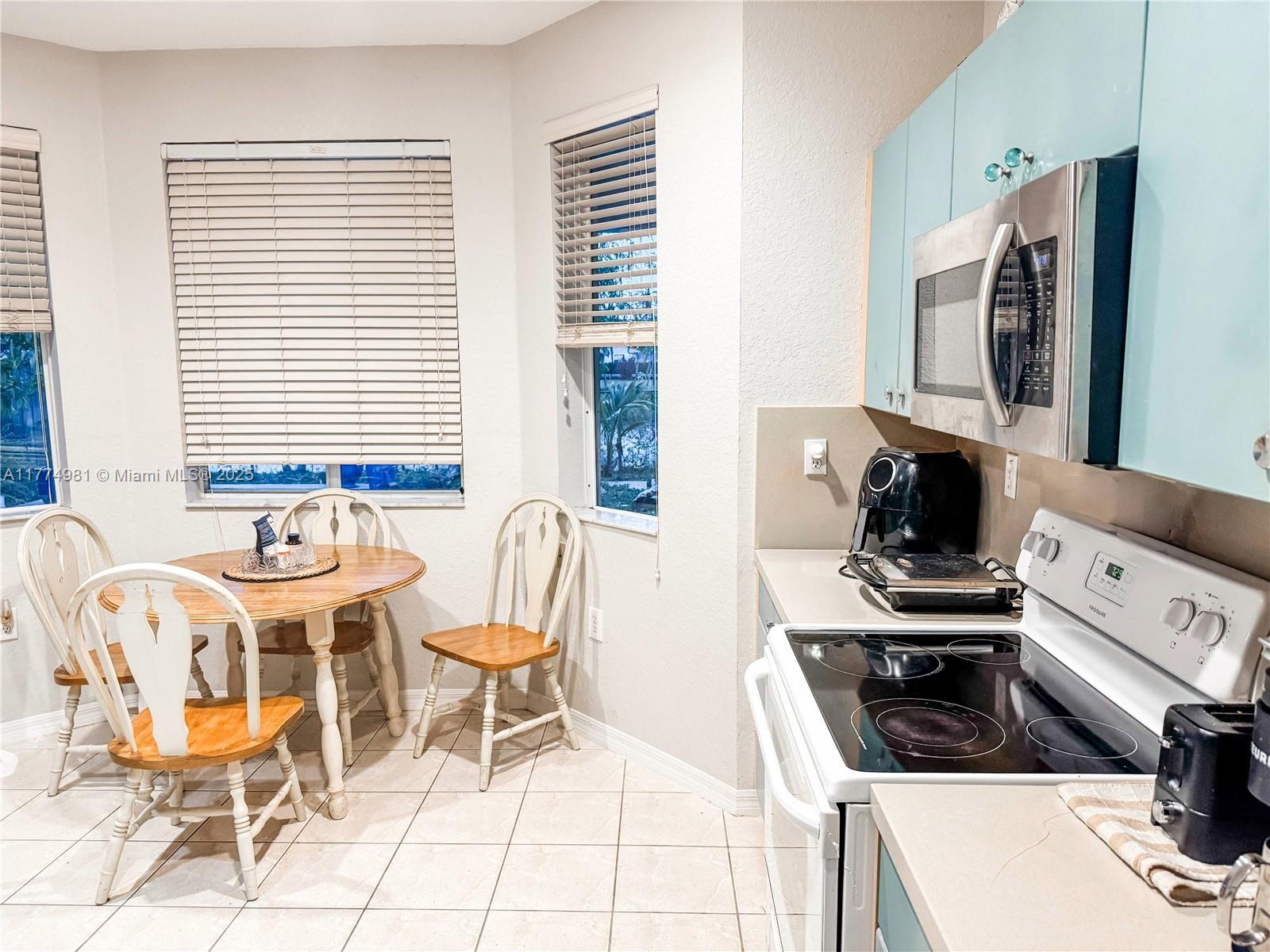 SUNSET LAKES ESTATES - Residential
