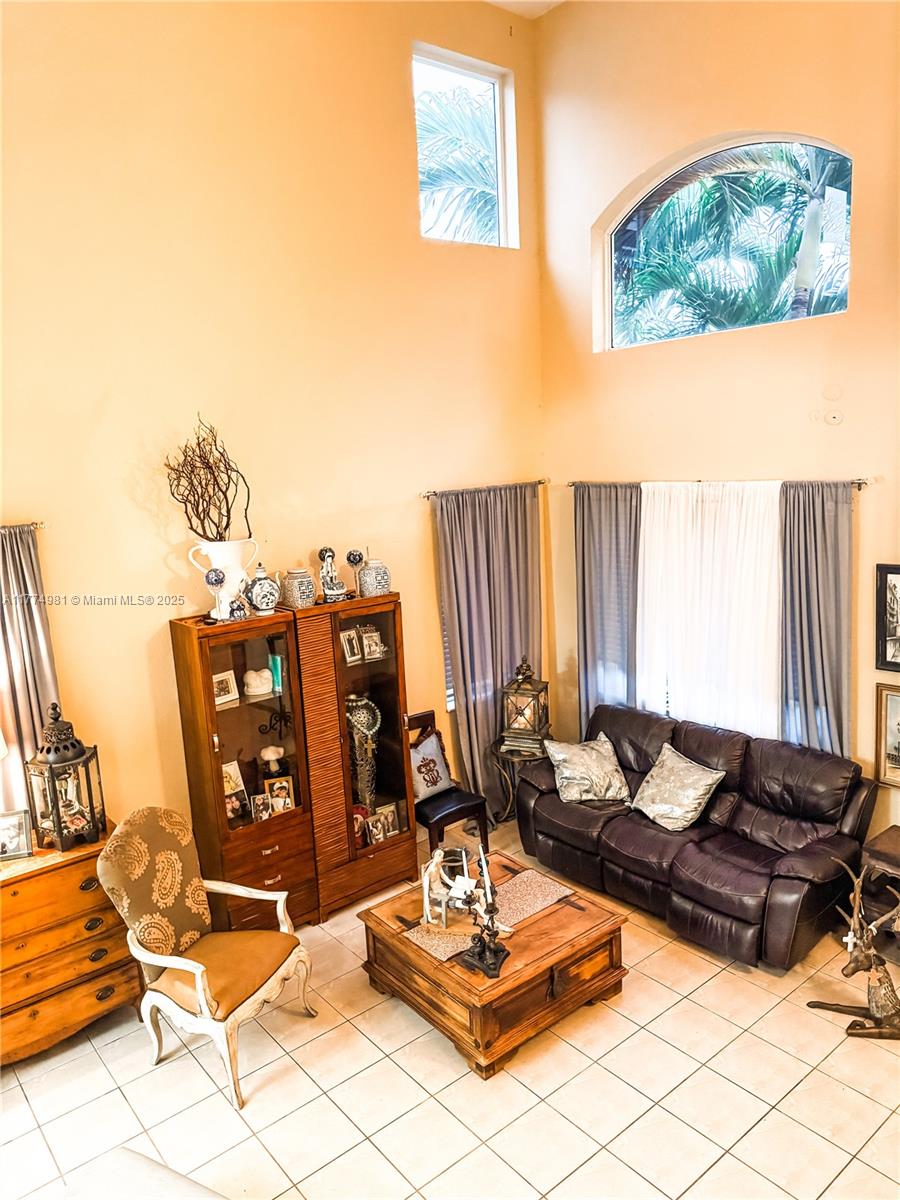 SUNSET LAKES ESTATES - Residential