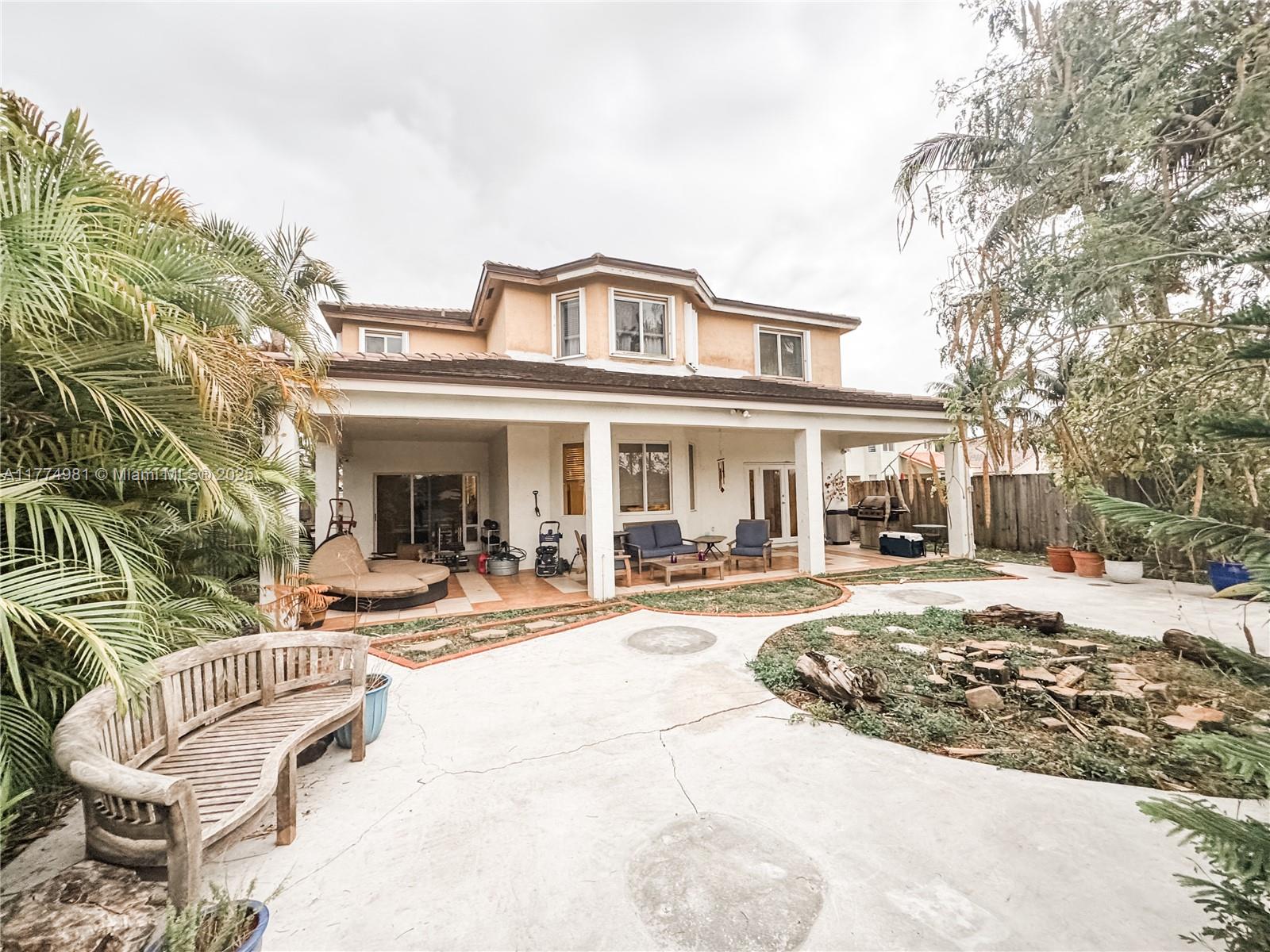 SUNSET LAKES ESTATES - Residential