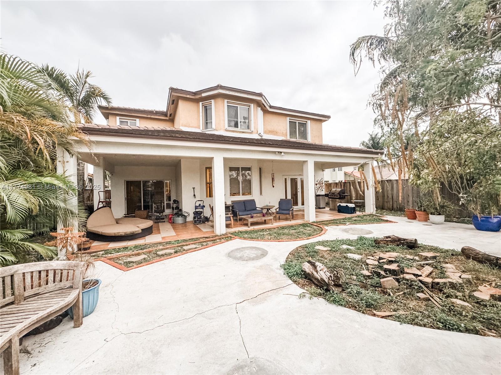 SUNSET LAKES ESTATES - Residential