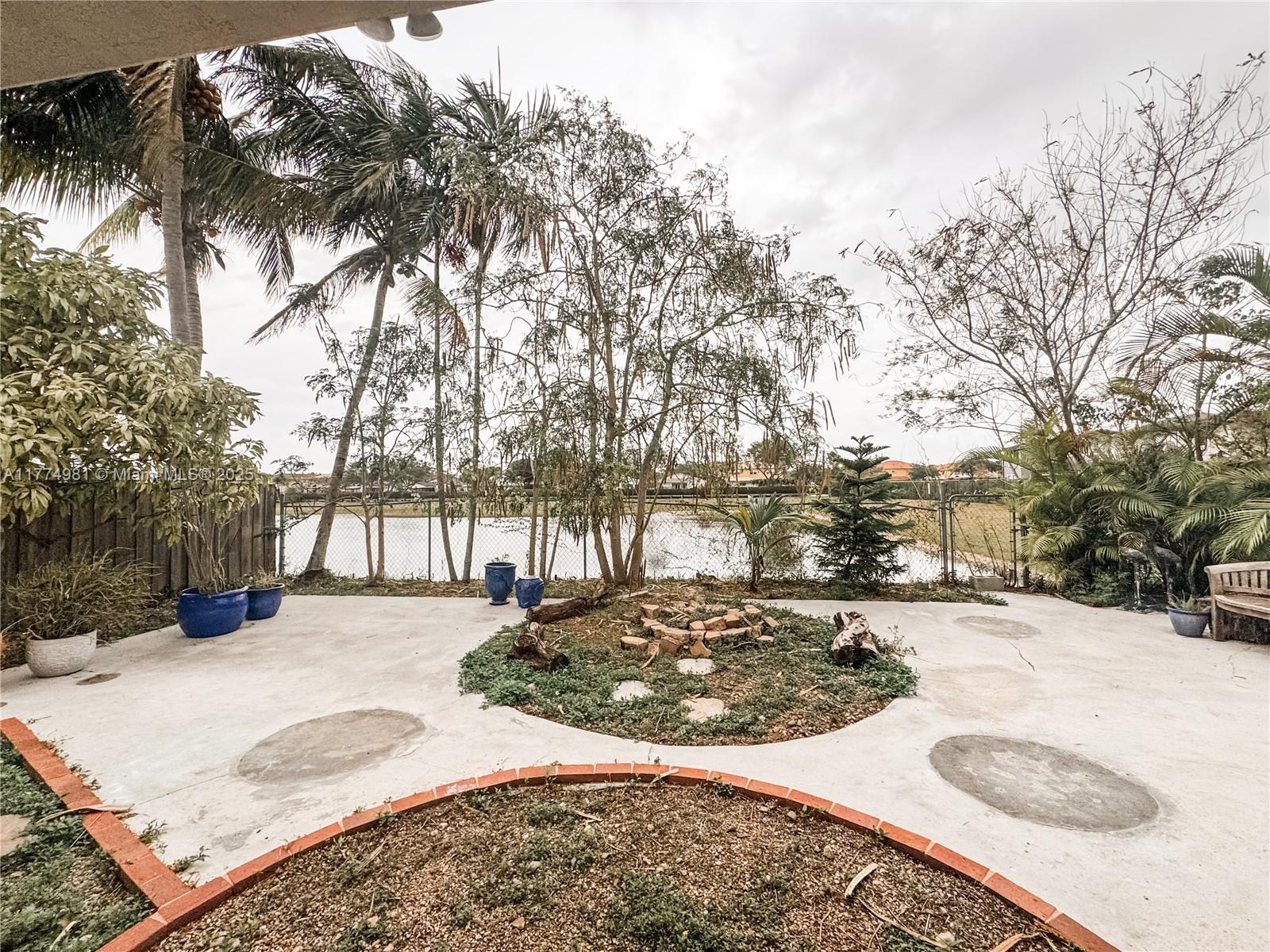 SUNSET LAKES ESTATES - Residential