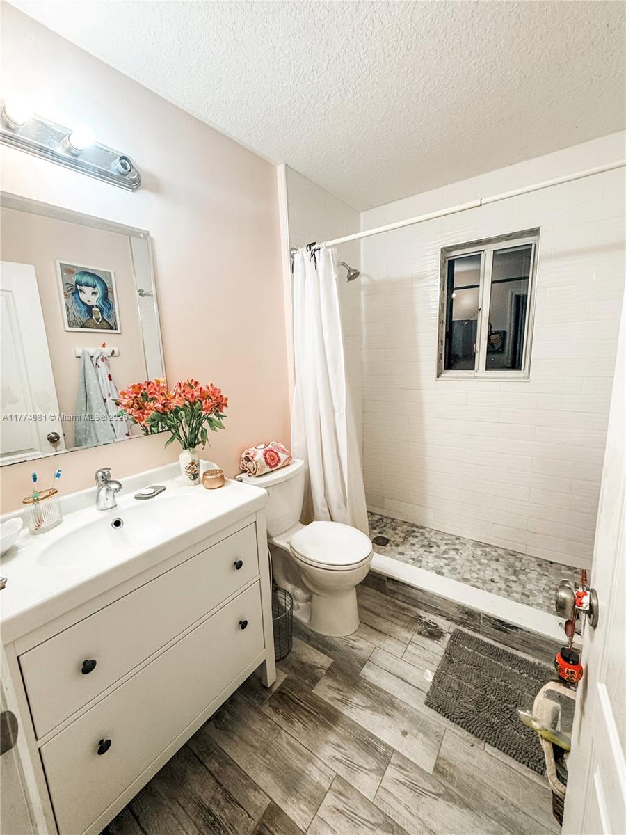 SUNSET LAKES ESTATES - Residential