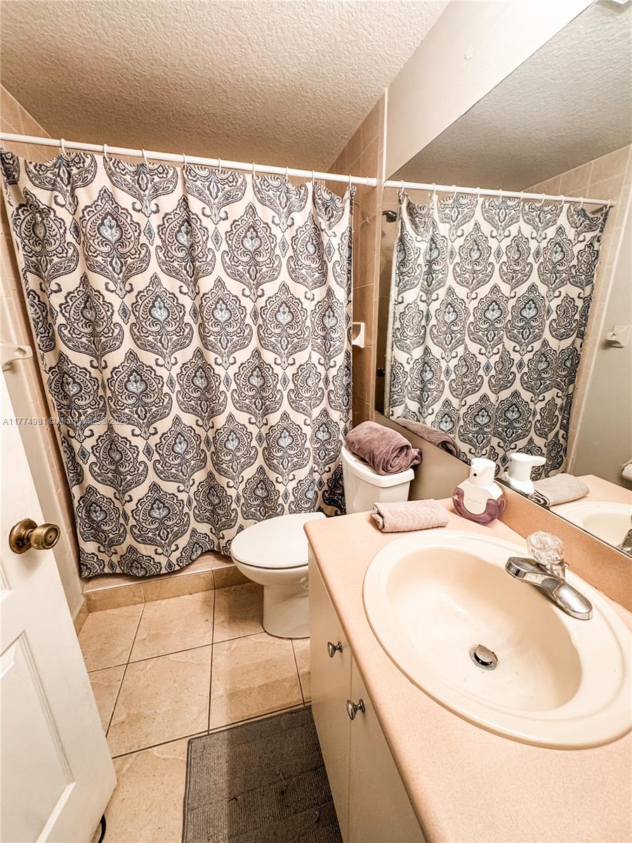 SUNSET LAKES ESTATES - Residential