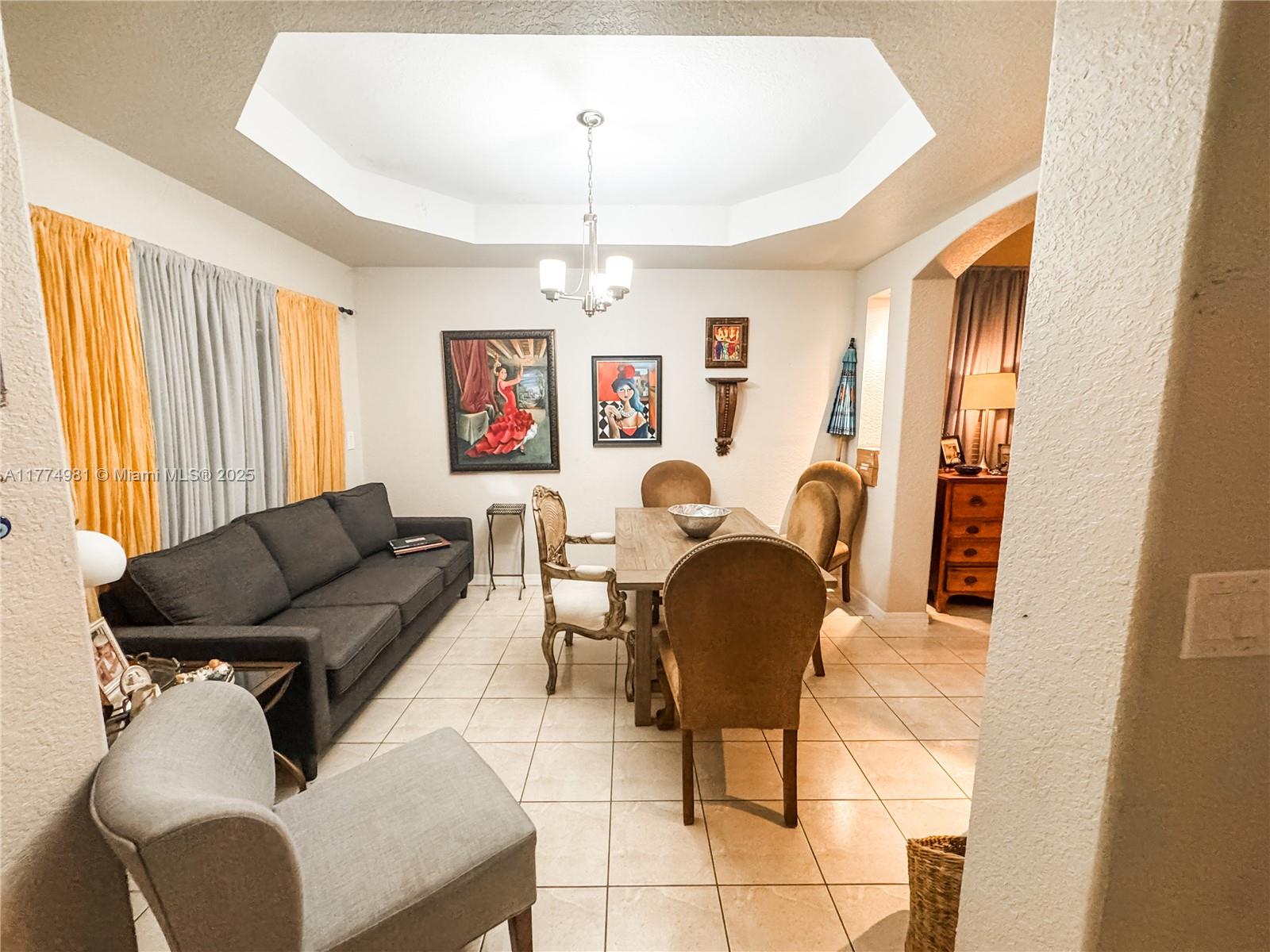 SUNSET LAKES ESTATES - Residential