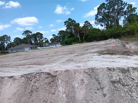 3001 PEARL AVE S Lehigh Acres FL 33976
