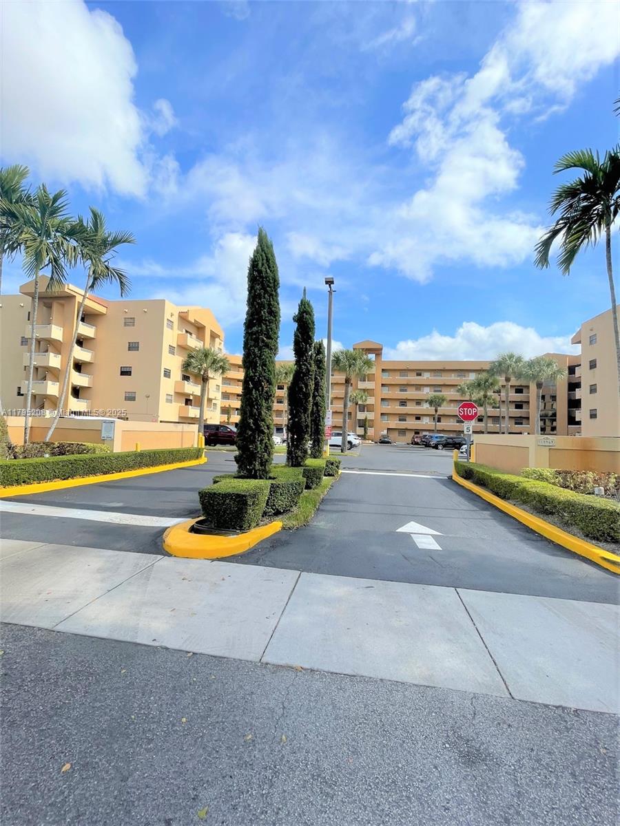 15969 Nw 64th Ave 202, Miami Lakes, Miami-Dade County, Florida - 2 Bedrooms  
2 Bathrooms - 