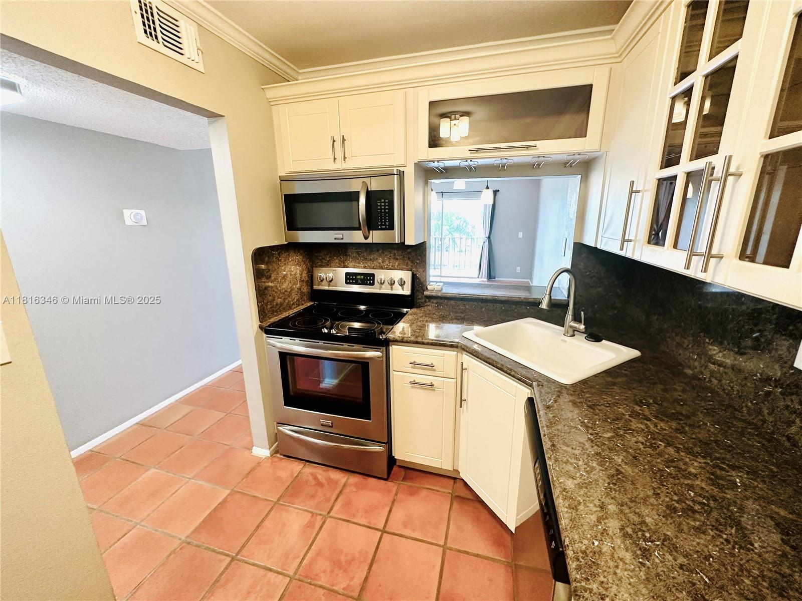 CAMINO CIRCLE CONDO - Residential