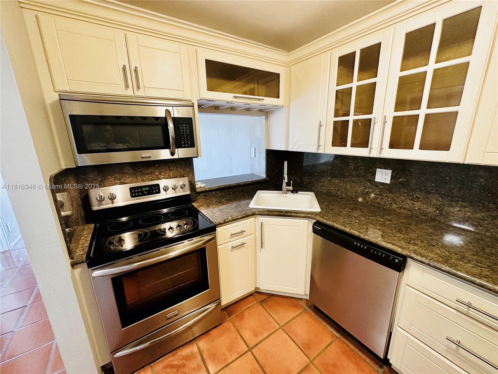 CAMINO CIRCLE CONDO - Residential