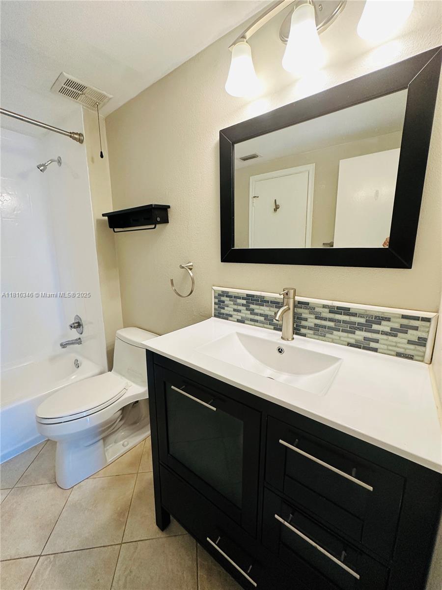 CAMINO CIRCLE CONDO - Residential