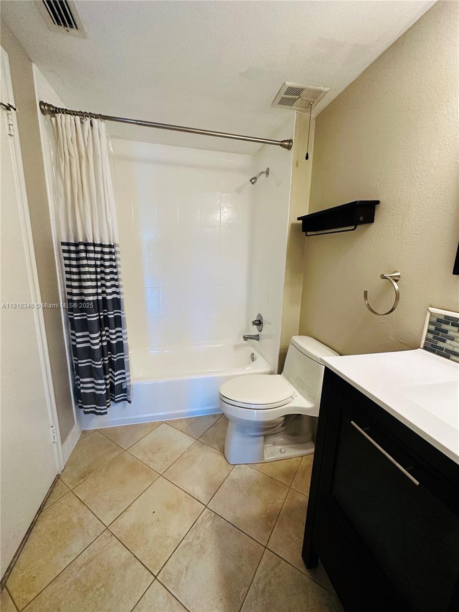 CAMINO CIRCLE CONDO - Residential