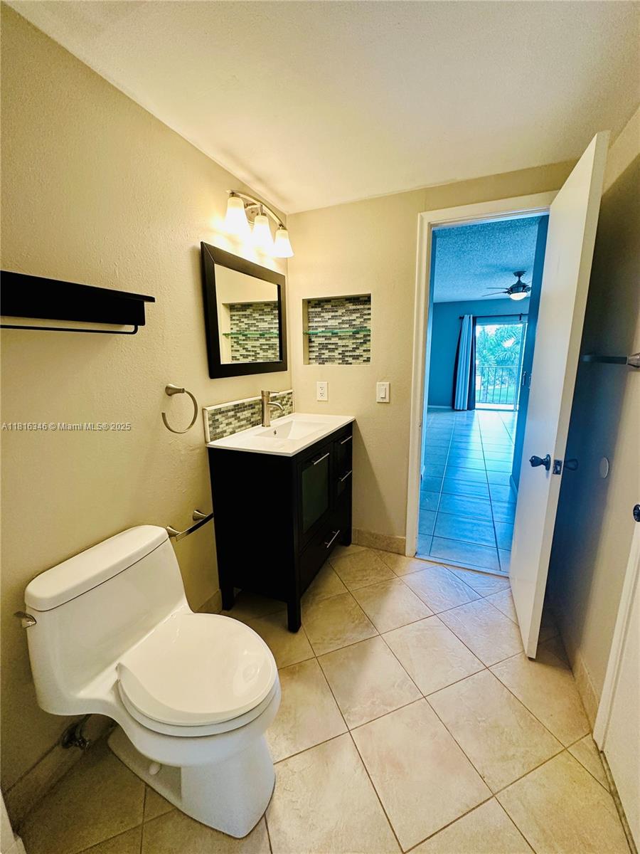 CAMINO CIRCLE CONDO - Residential