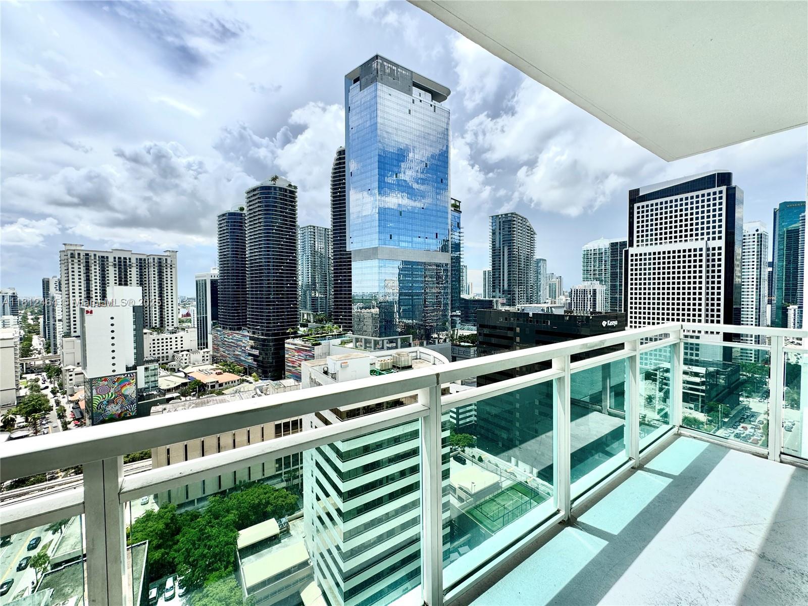 THE PLAZA 901 BRICKELL CO - Residential Lease