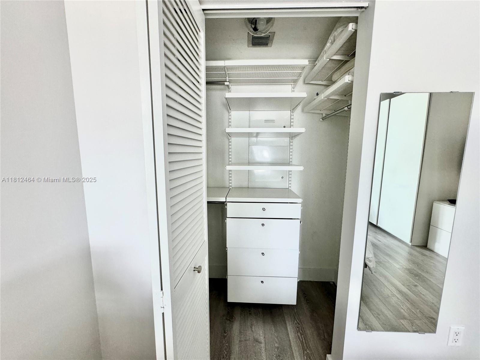 THE PLAZA 901 BRICKELL CO - Residential Lease