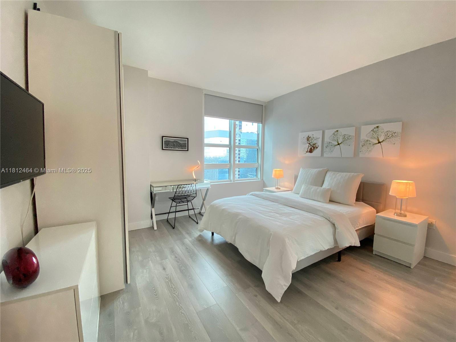 THE PLAZA 901 BRICKELL CO - Residential Lease