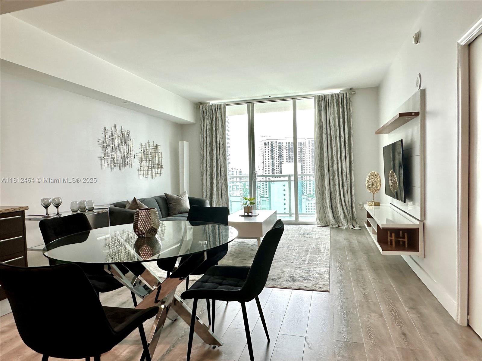 Rental Property at 951 Brickell Ave 2409, Miami, Broward County, Florida - Bedrooms: 1 
Bathrooms: 1  - $3,550 MO.