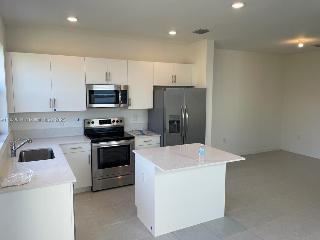 VIA VENTURA NEIGHBORHOOD - Residential Lease