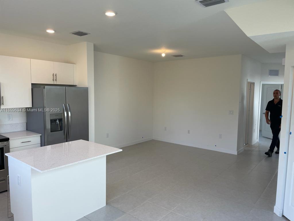 VIA VENTURA NEIGHBORHOOD - Residential Lease