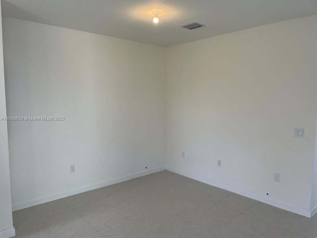 VIA VENTURA NEIGHBORHOOD - Residential Lease