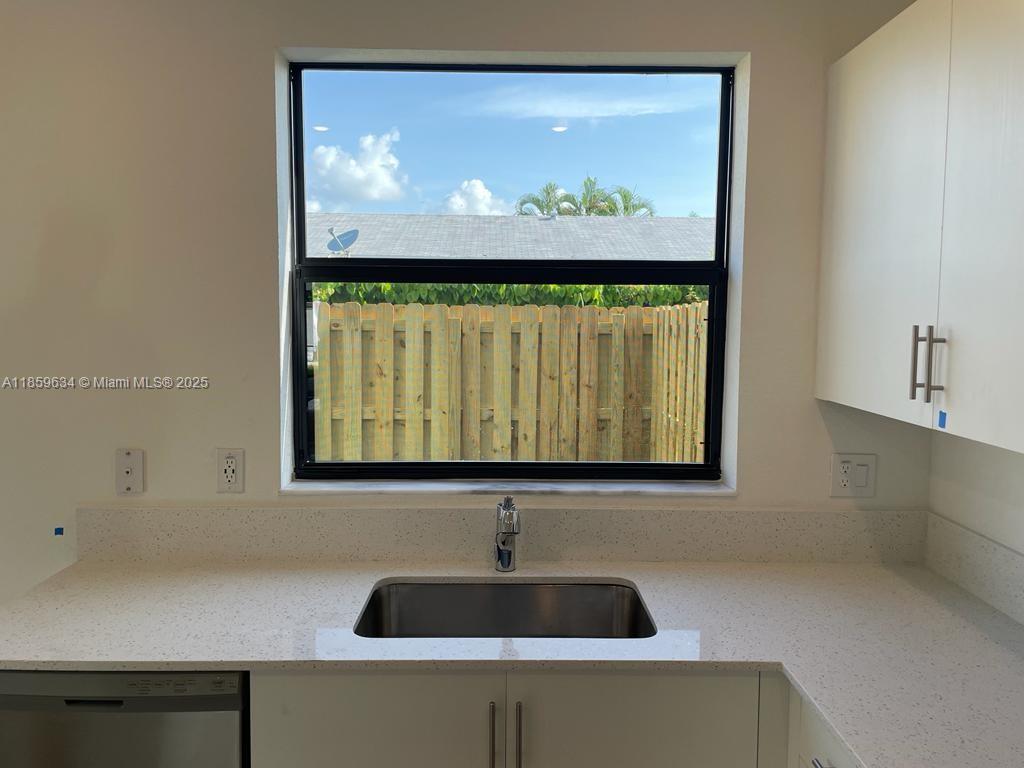 VIA VENTURA NEIGHBORHOOD - Residential Lease