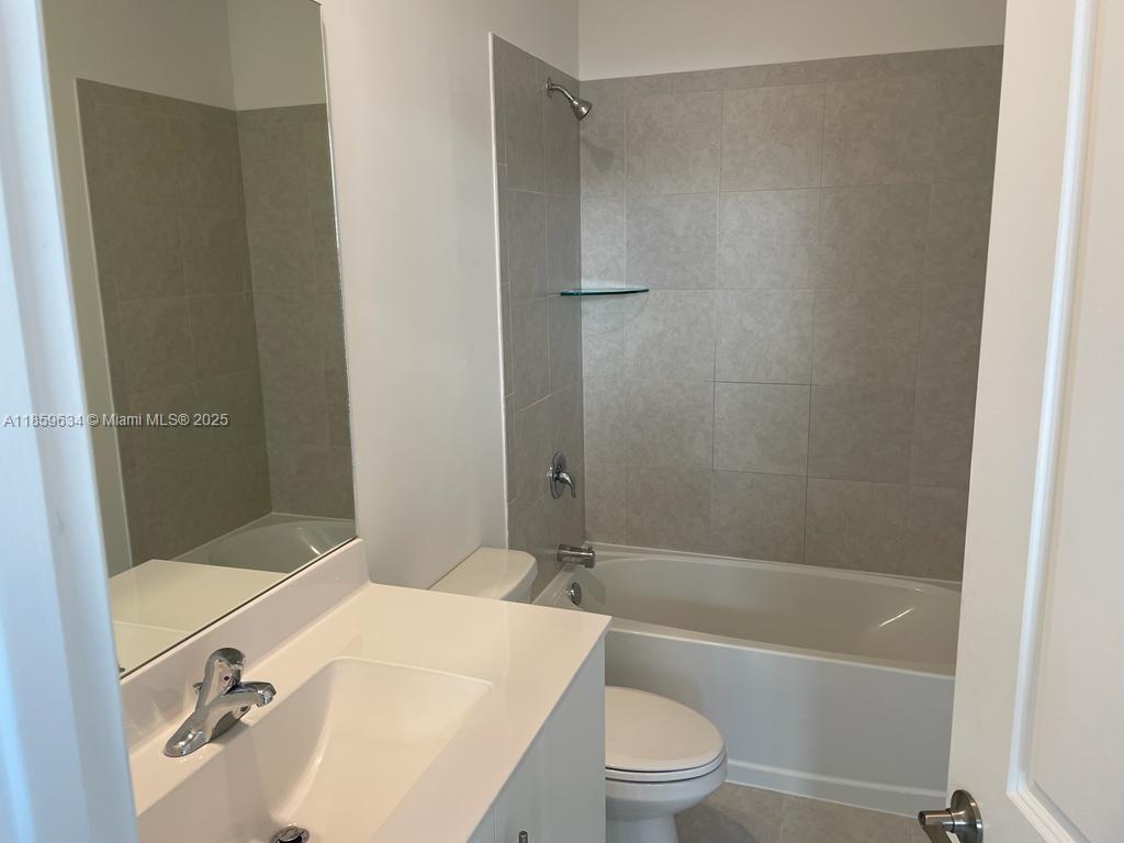 VIA VENTURA NEIGHBORHOOD - Residential Lease