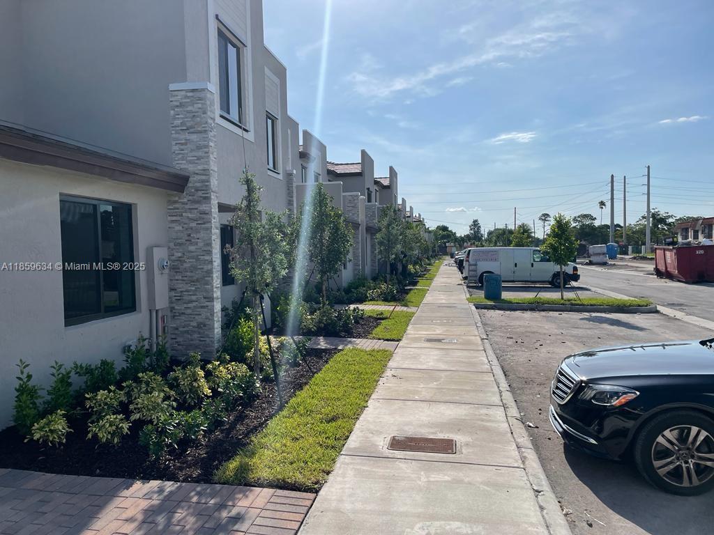 VIA VENTURA NEIGHBORHOOD - Residential Lease