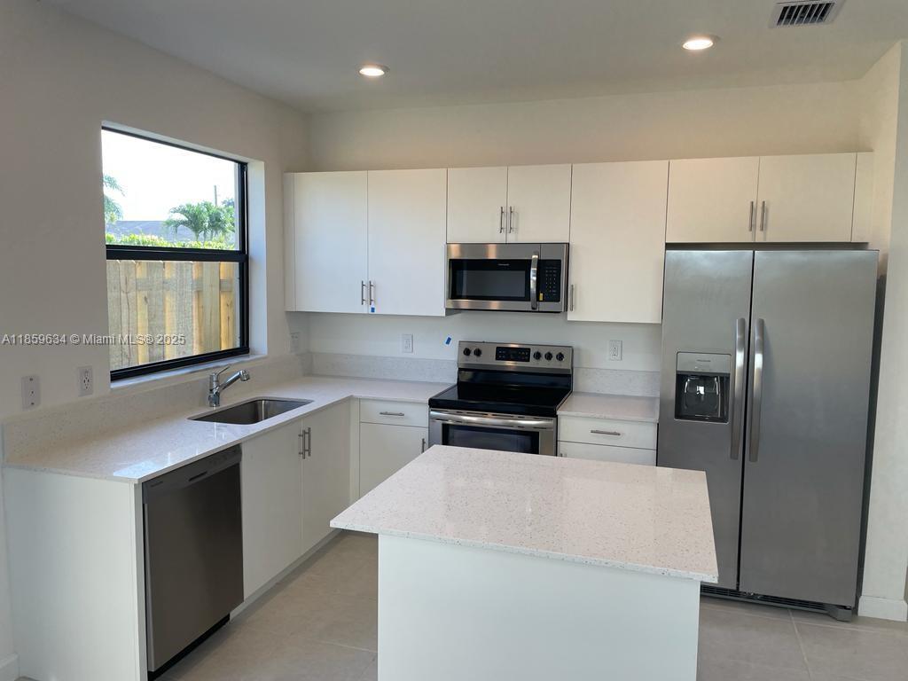 VIA VENTURA NEIGHBORHOOD - Residential Lease