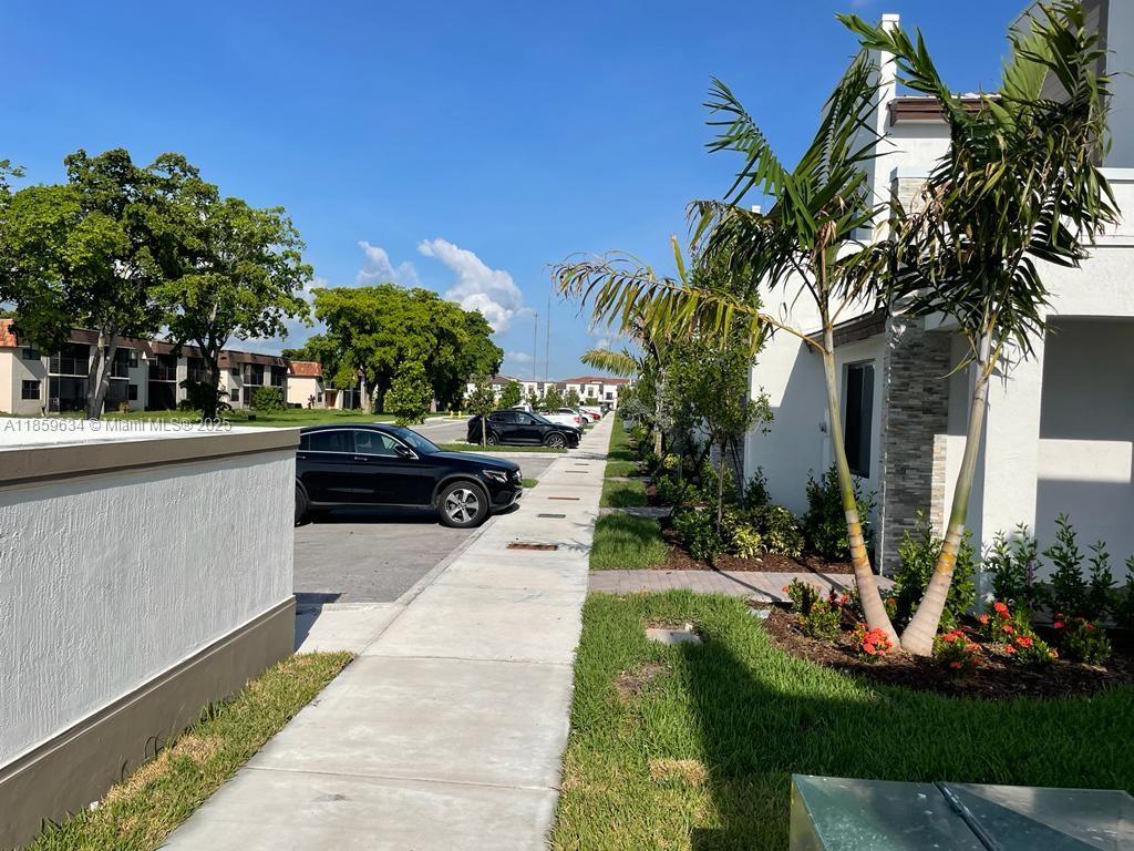VIA VENTURA NEIGHBORHOOD - Residential Lease
