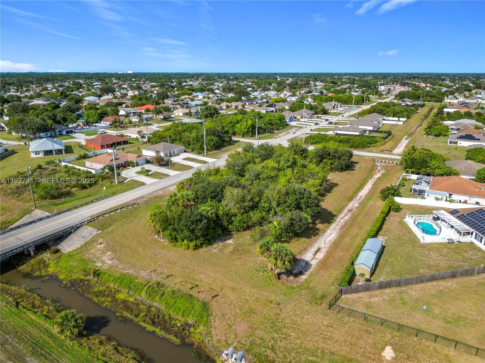 PORT ST LUCIE SECTION 33 - Land