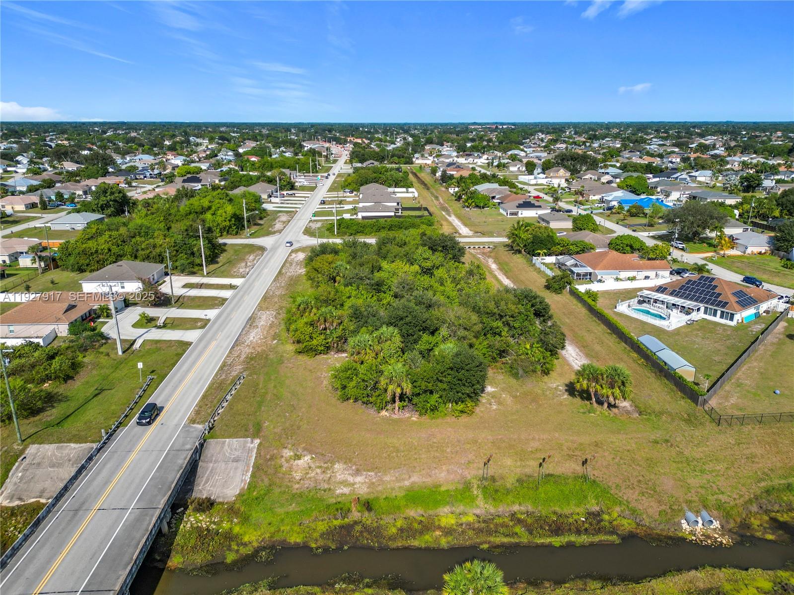 PORT ST LUCIE SECTION 33 - Land