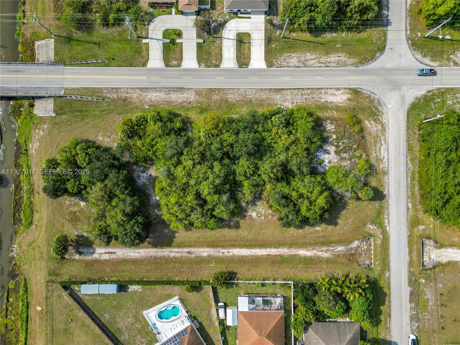 PORT ST LUCIE SECTION 33 - Land