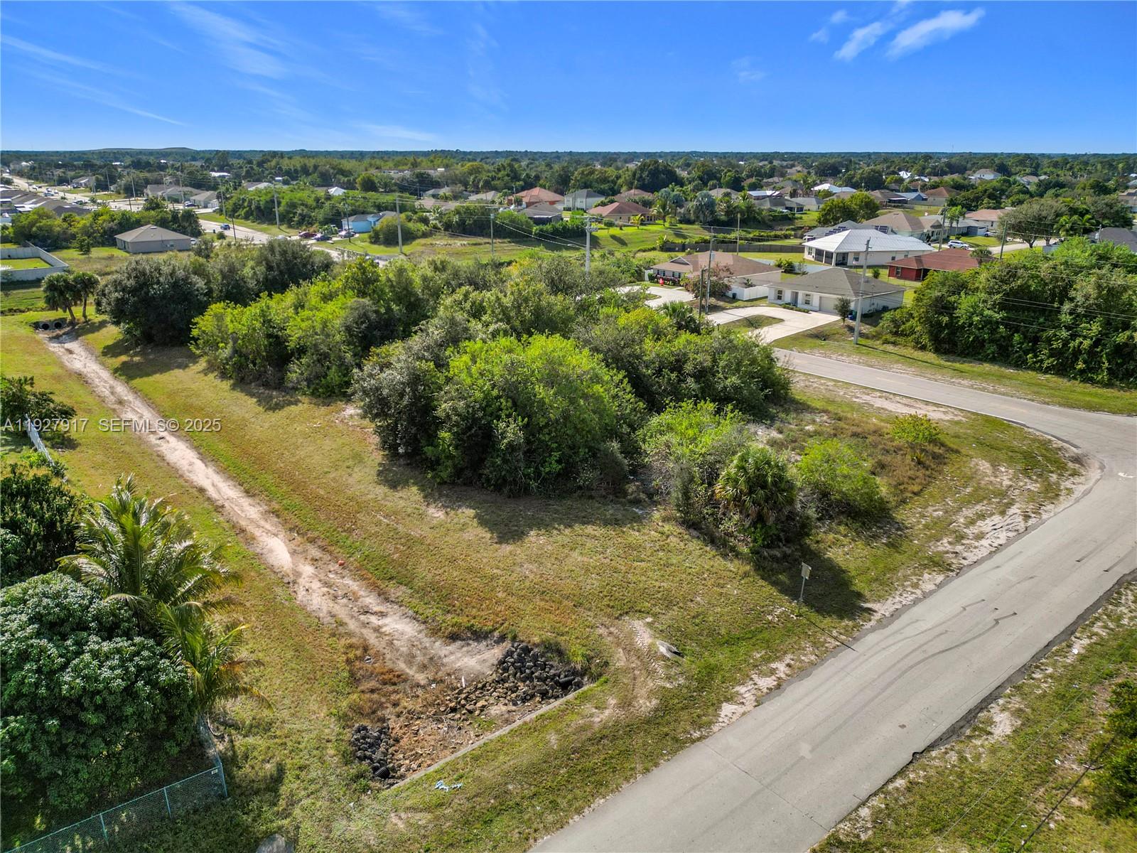 PORT ST LUCIE SECTION 33 - Land