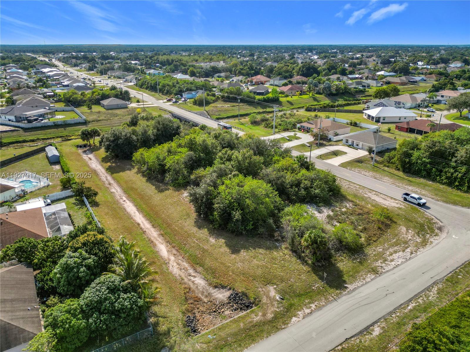 PORT ST LUCIE SECTION 33 - Land