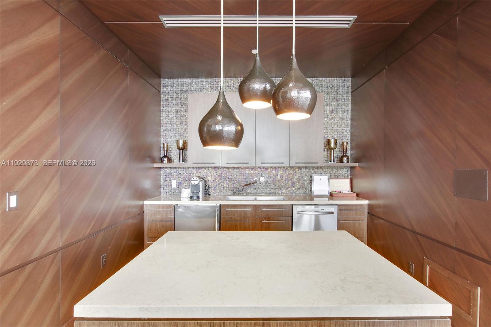 MEI CONDO - Residential