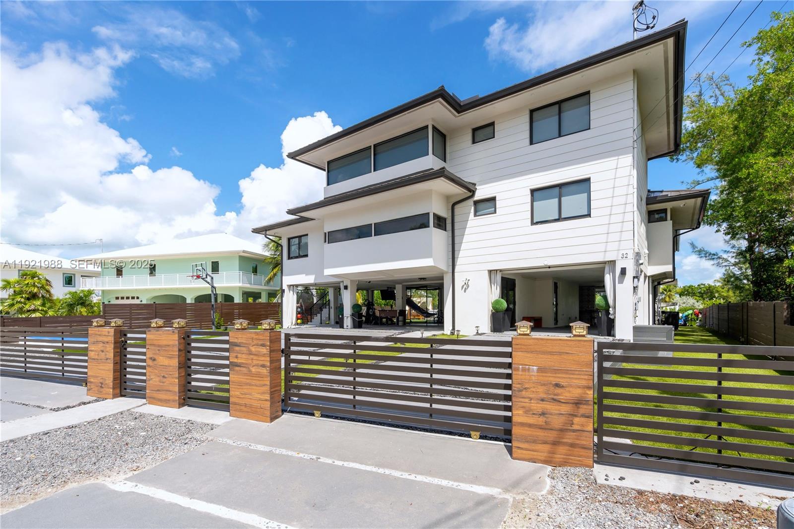 BUCCANEER PT (LARGO SOUND - Residential