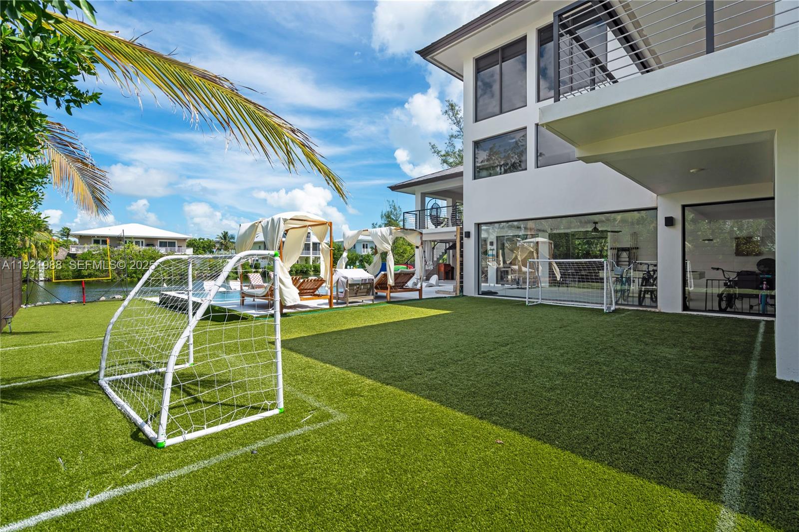 BUCCANEER PT (LARGO SOUND - Residential