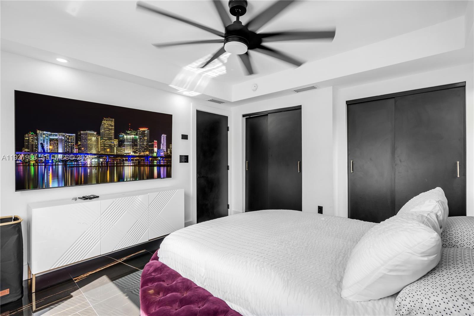 BUCCANEER PT (LARGO SOUND - Residential