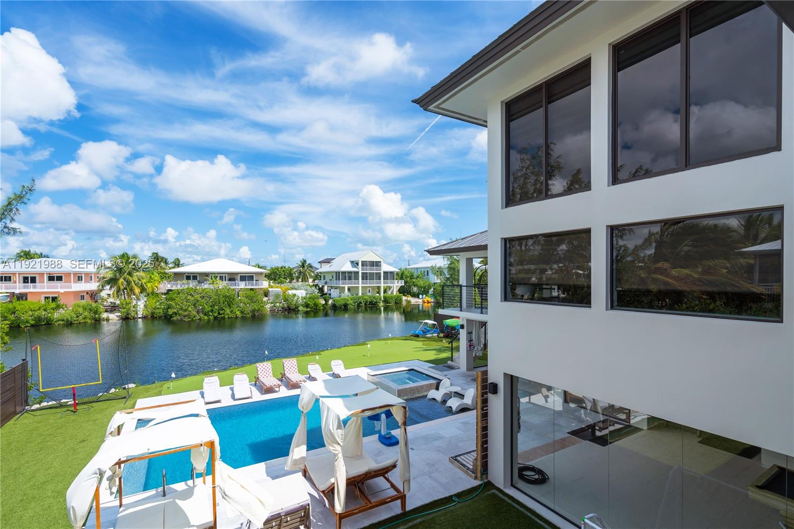 BUCCANEER PT (LARGO SOUND - Residential