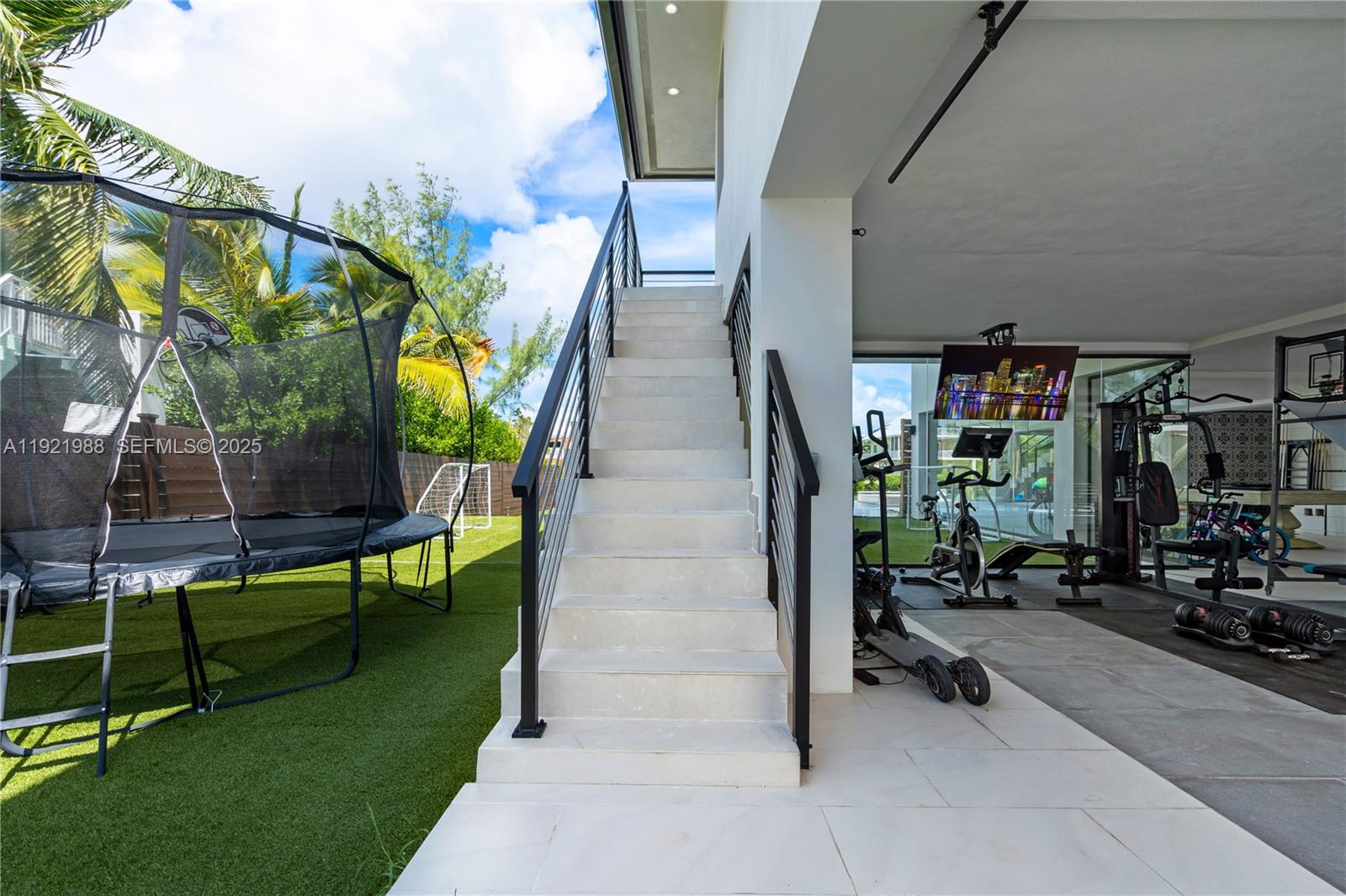 BUCCANEER PT (LARGO SOUND - Residential