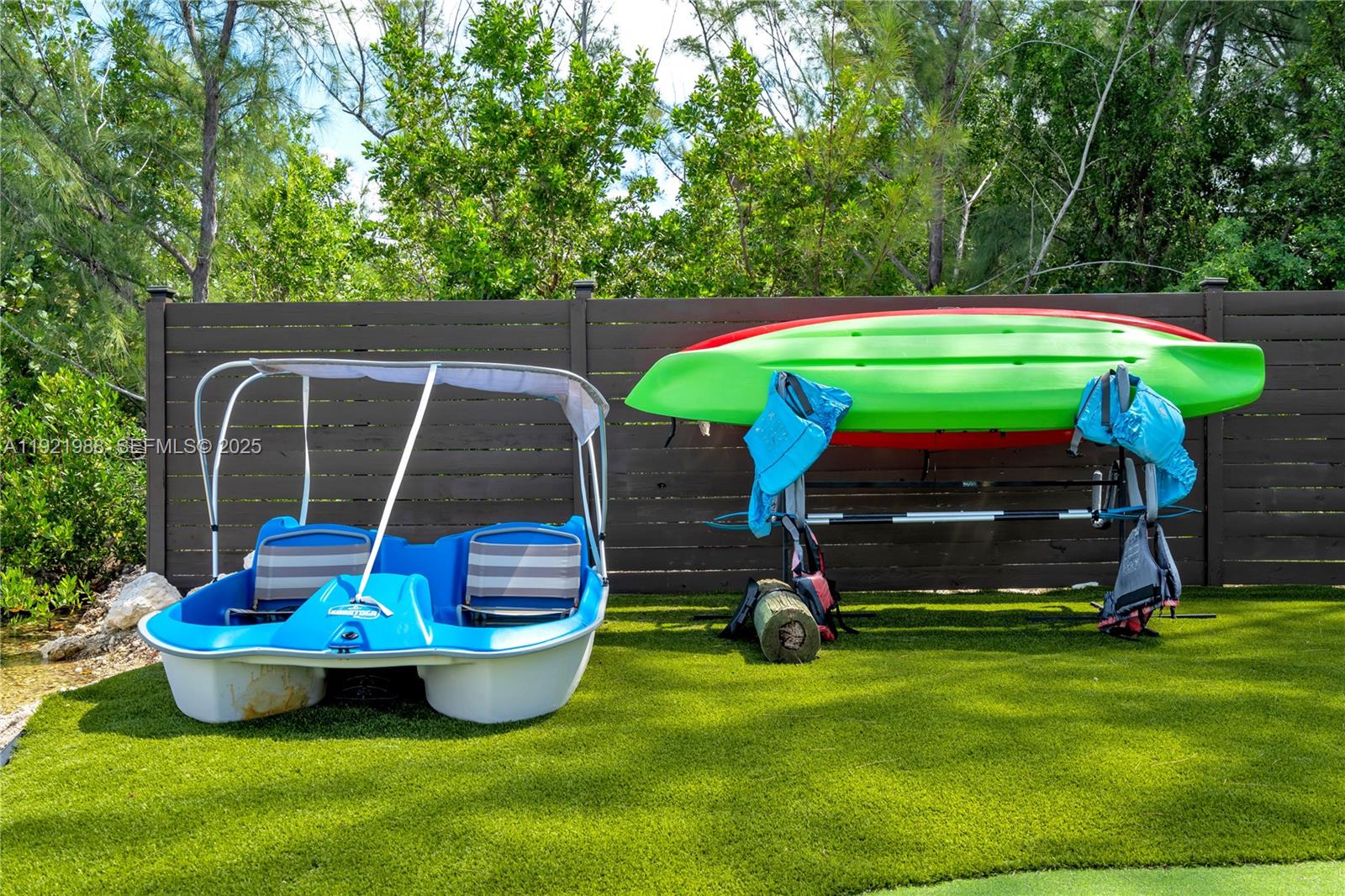 BUCCANEER PT (LARGO SOUND - Residential