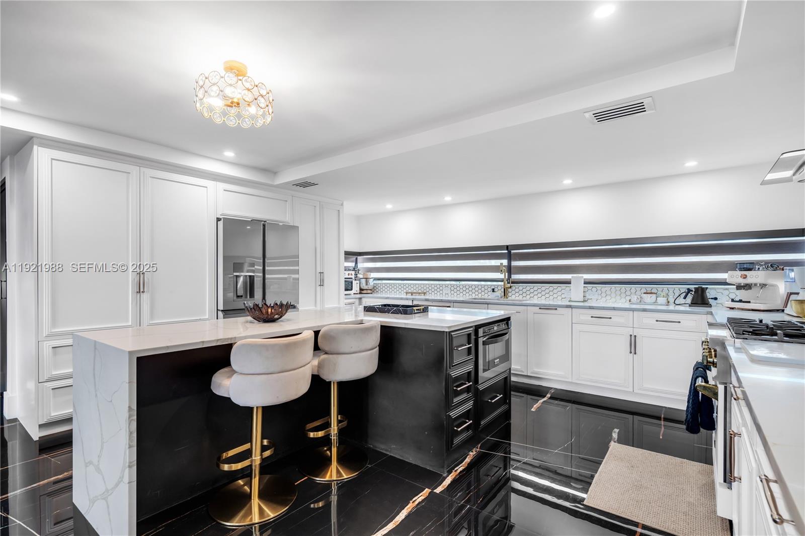 BUCCANEER PT (LARGO SOUND - Residential