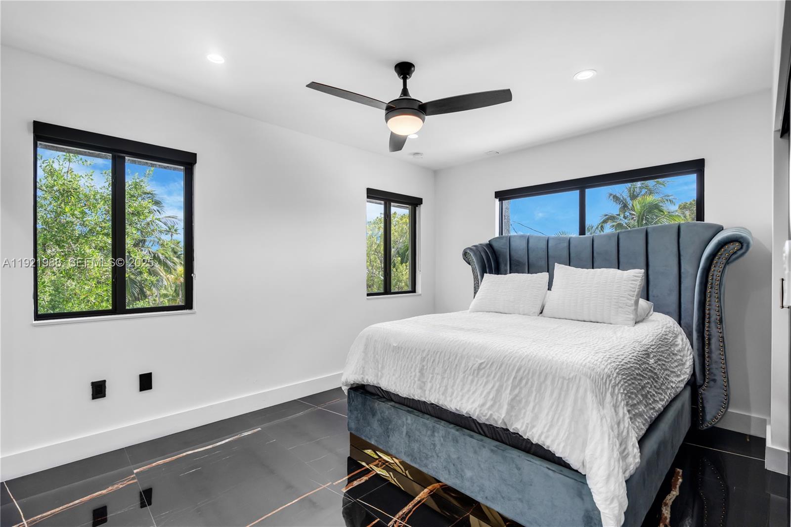 BUCCANEER PT (LARGO SOUND - Residential