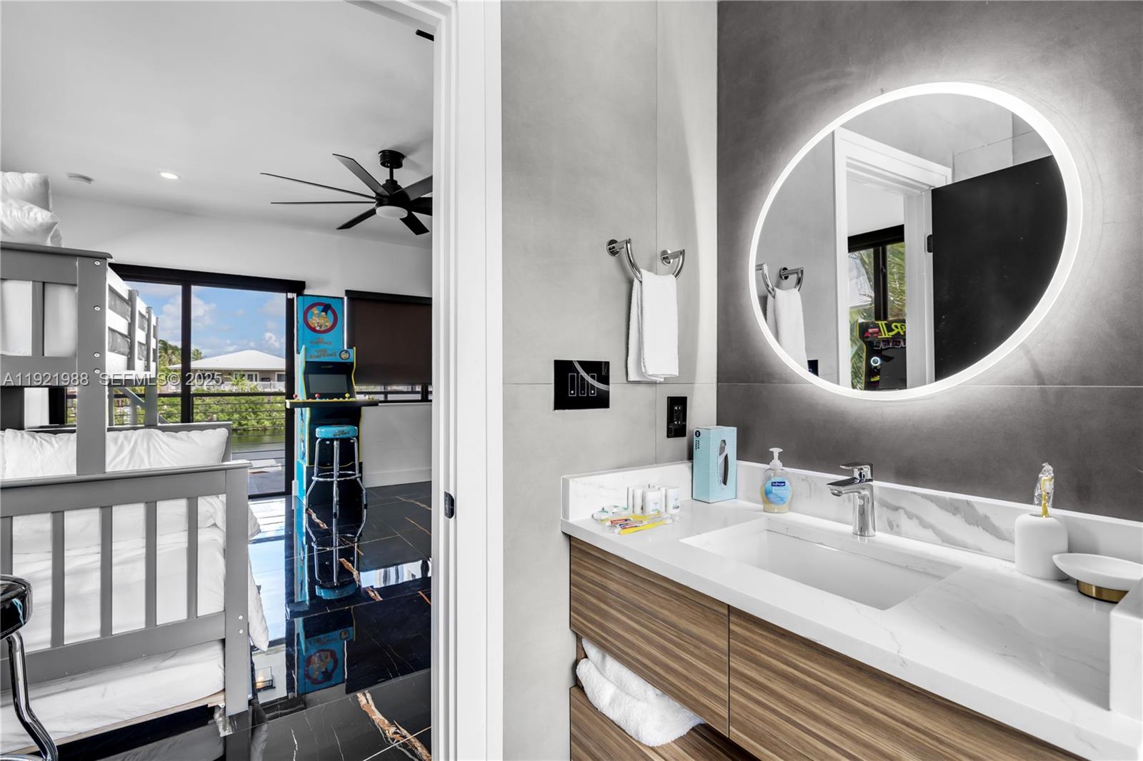 BUCCANEER PT (LARGO SOUND - Residential