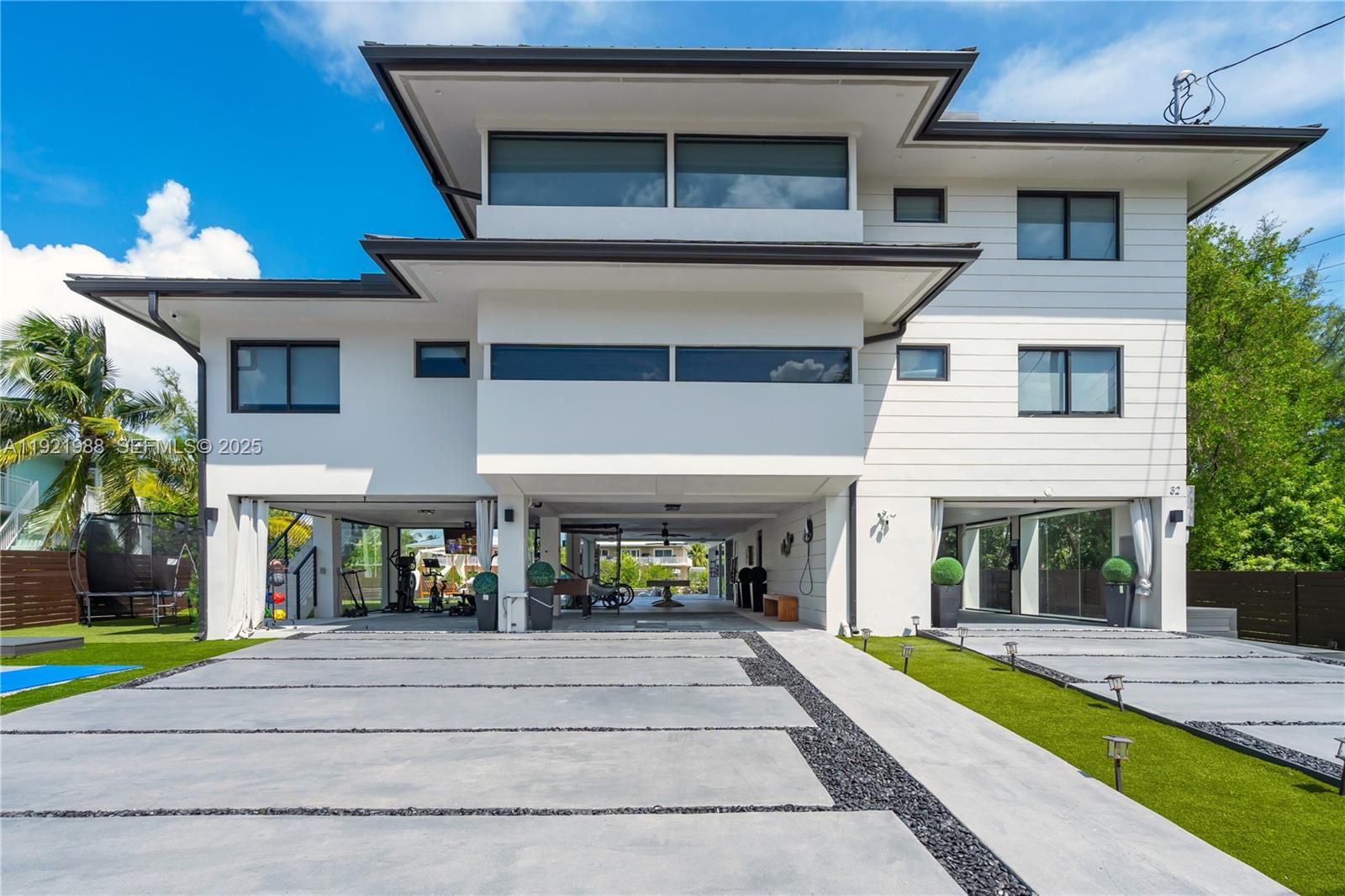 BUCCANEER PT (LARGO SOUND - Residential